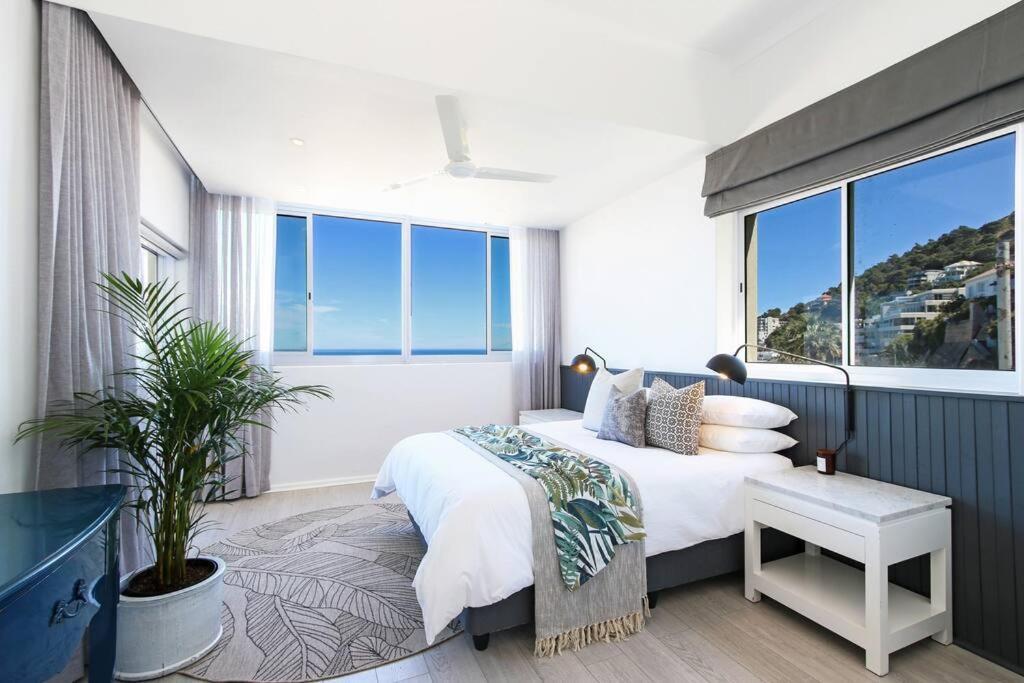 Number 5104 - Contemporary Clifton * Kapstadt
