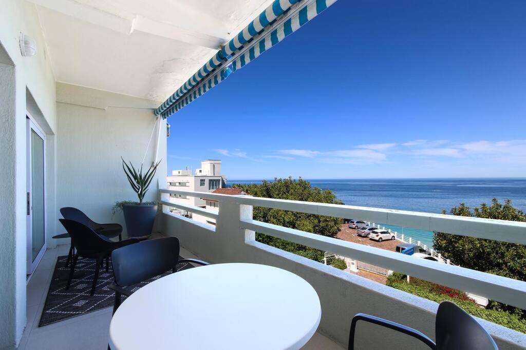 Number 5104 - Contemporary Clifton *